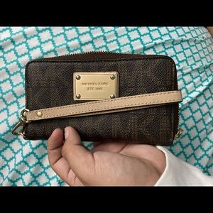 Michael kors wallet